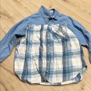 American Eagle Outfitters Blue and Cream Plaid Shirt